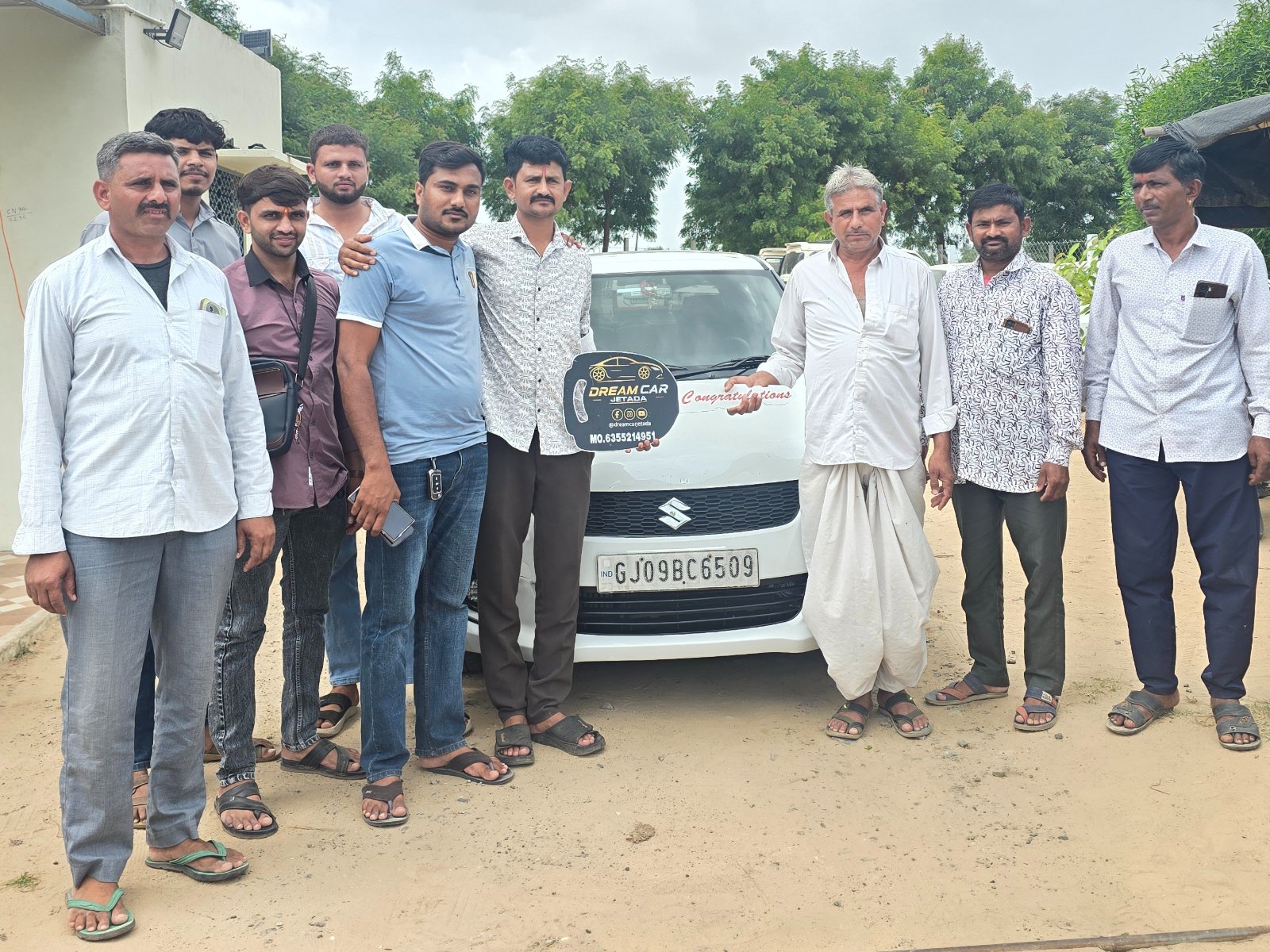 દિનેશભાઈ ભીખાભાઈ સોલંકી ગામ લુણાવા